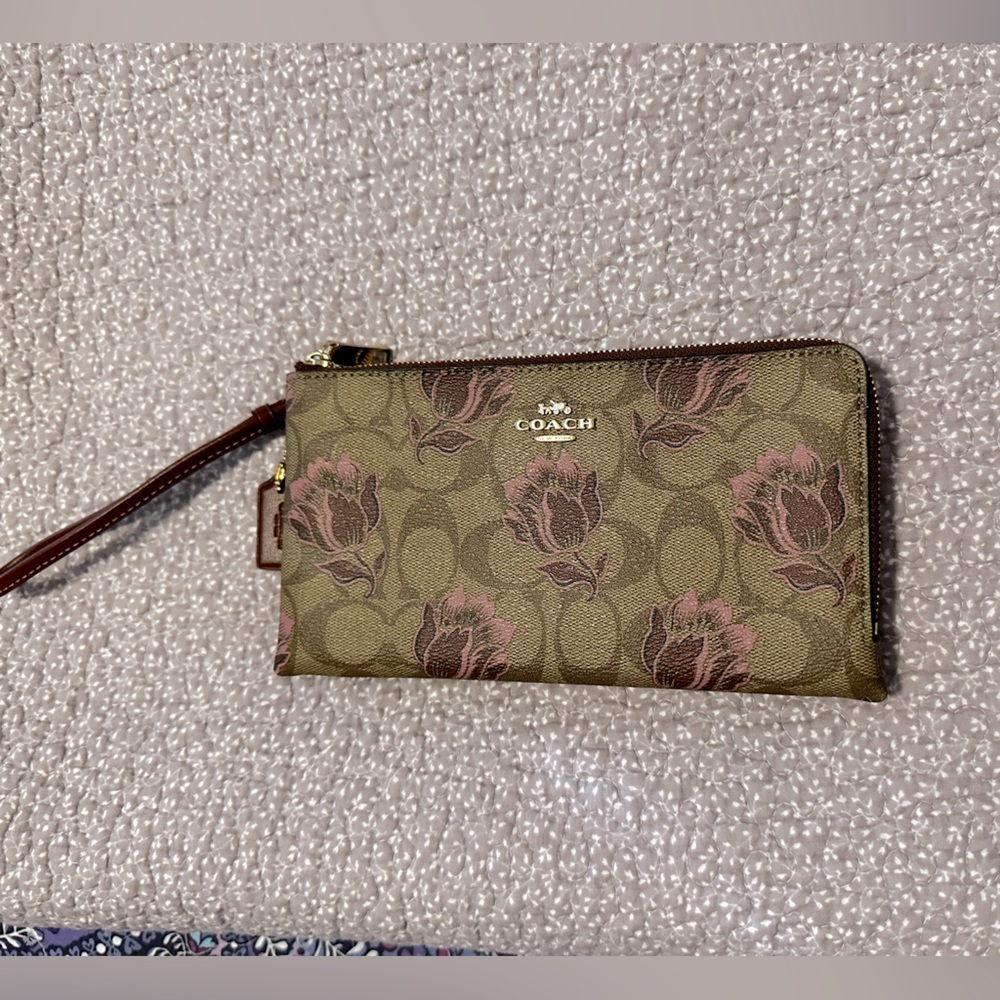 Coach Double Zip-Around Wristlet